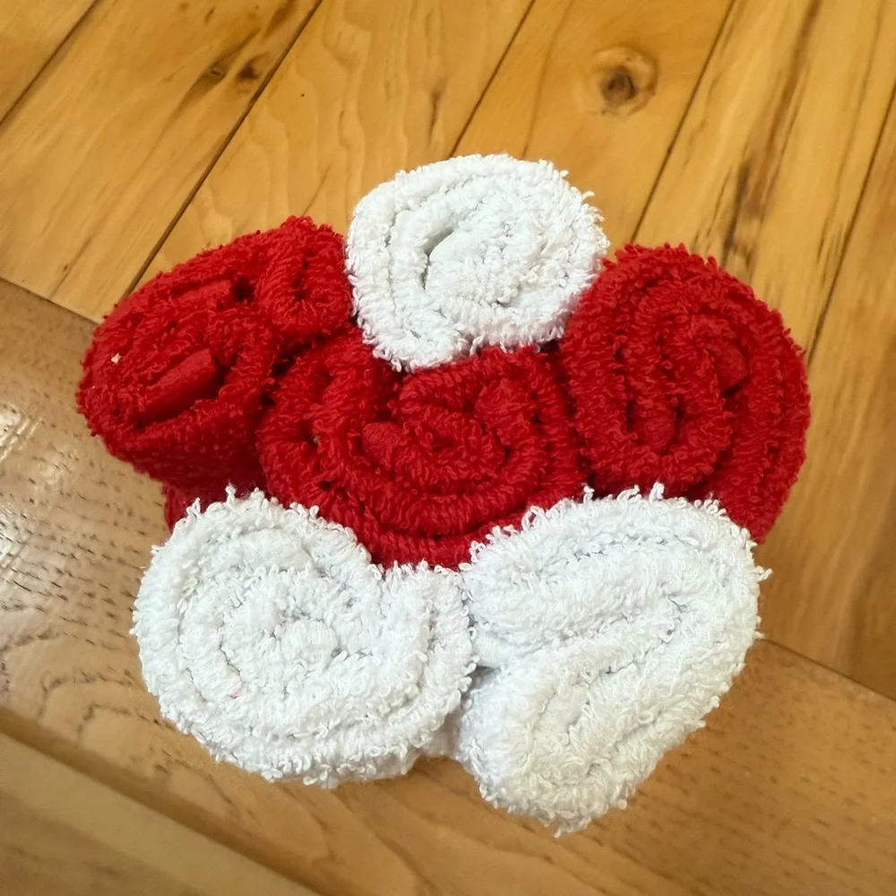 Festive Red and White Wash Cloth Set
